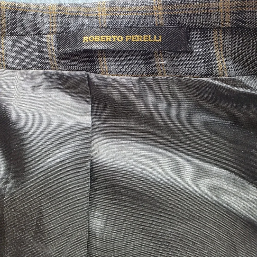 Roberto Perelli Mens Grey Plaid Two Button Blazer Sport Coat Jacket